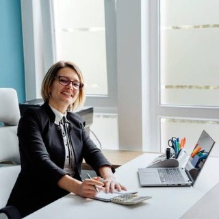 Marie Freeman - Crypto & Stock Trader